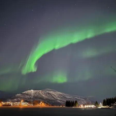 Arctic Nine - Nr 8 - On The Island Casa de Férias Tromsø